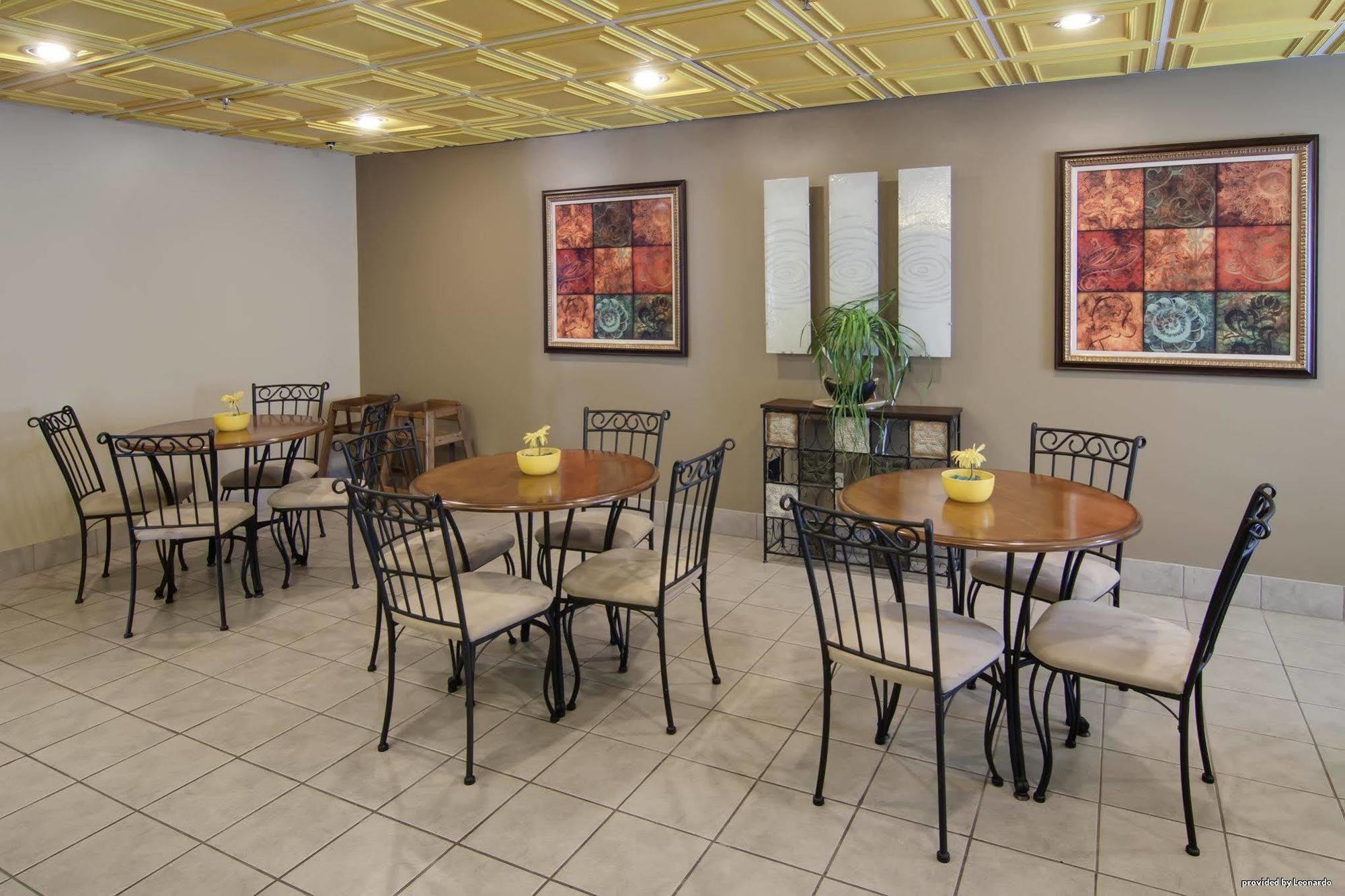 Econo Lodge Waynesboro Restoran gambar
